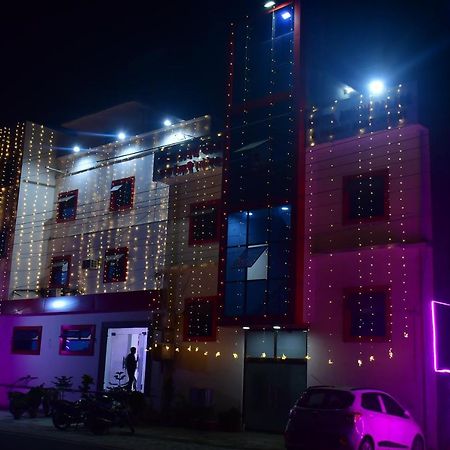 Hotel Awadh Palace Sahjanwa Ngoại thất bức ảnh