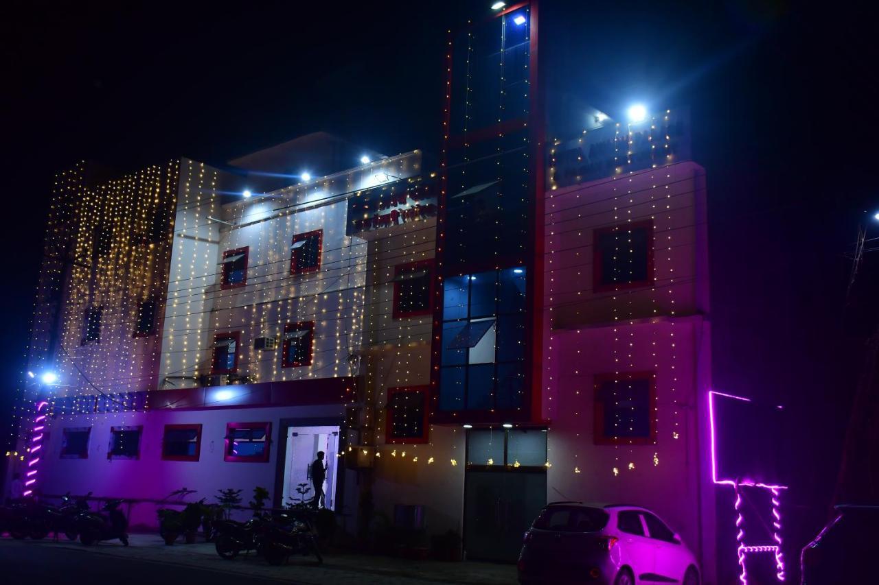 Hotel Awadh Palace Sahjanwa Ngoại thất bức ảnh