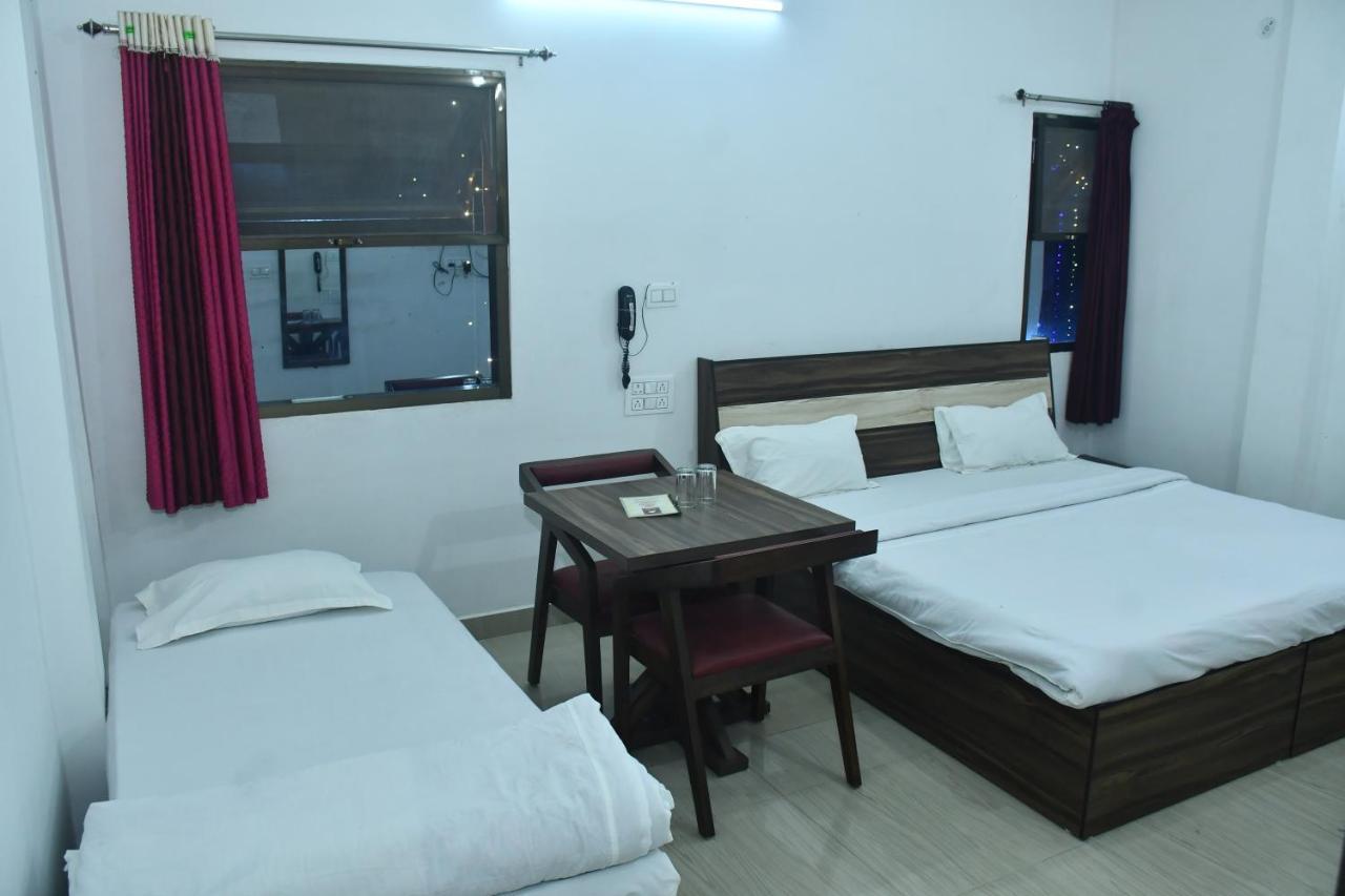 Hotel Awadh Palace Sahjanwa Ngoại thất bức ảnh