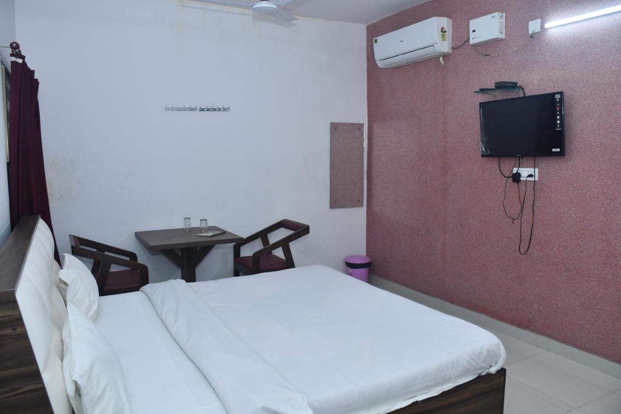 Hotel Awadh Palace Sahjanwa Ngoại thất bức ảnh