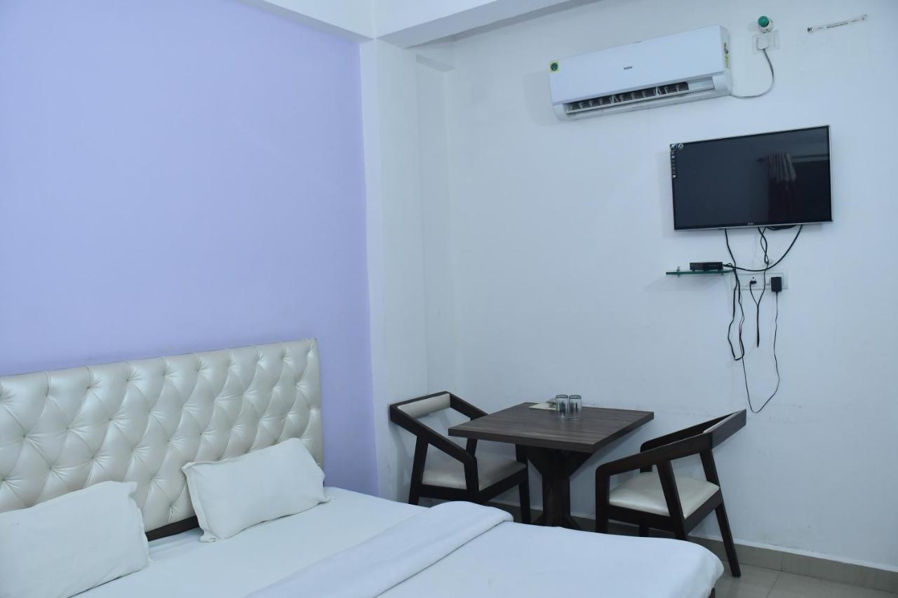 Hotel Awadh Palace Sahjanwa Ngoại thất bức ảnh